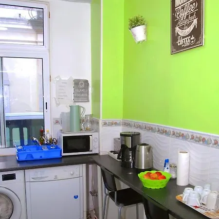 بيت شباب Do Castelo