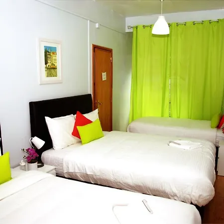 Do Castelo Hostel *