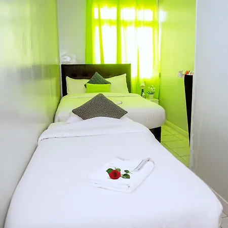Do Castelo Hostel *